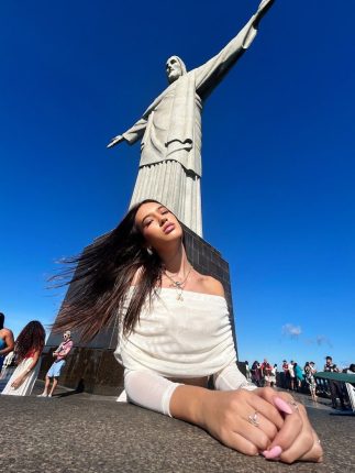 Foto Cristo Redentor Influencer - 