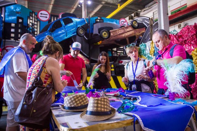 tour-nos-bastidores-do-carnaval-carioca---grande-rio---carnaval-experience_48360378766_l - 